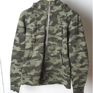 Lululemon Camo Scuba Hoodie Full Zip Size 20 in EUC